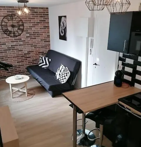 A Deux Pas De La דירה