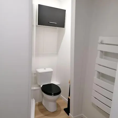 A Deux Pas De La 公寓 *